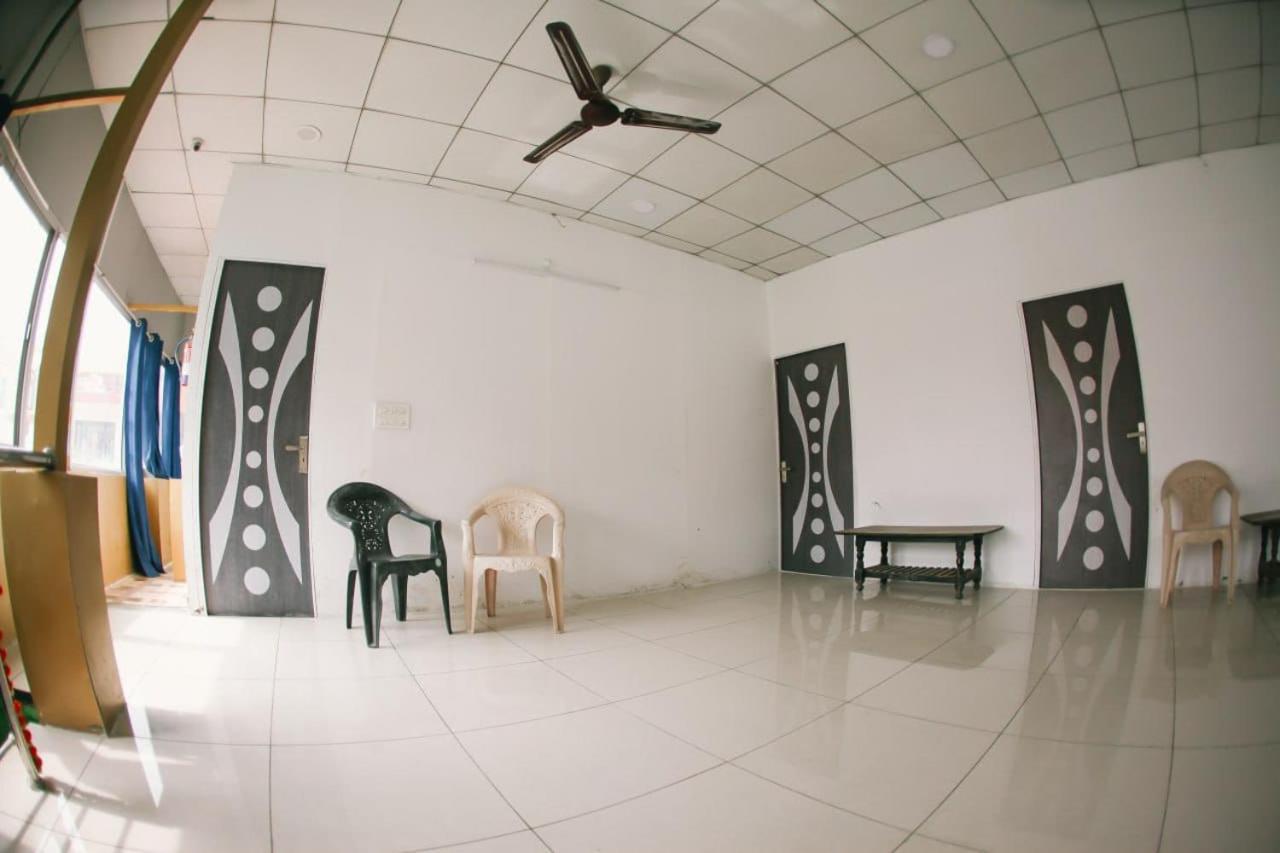 Maa Vaibhav Laxmi Guest House Risikés Kültér fotó
