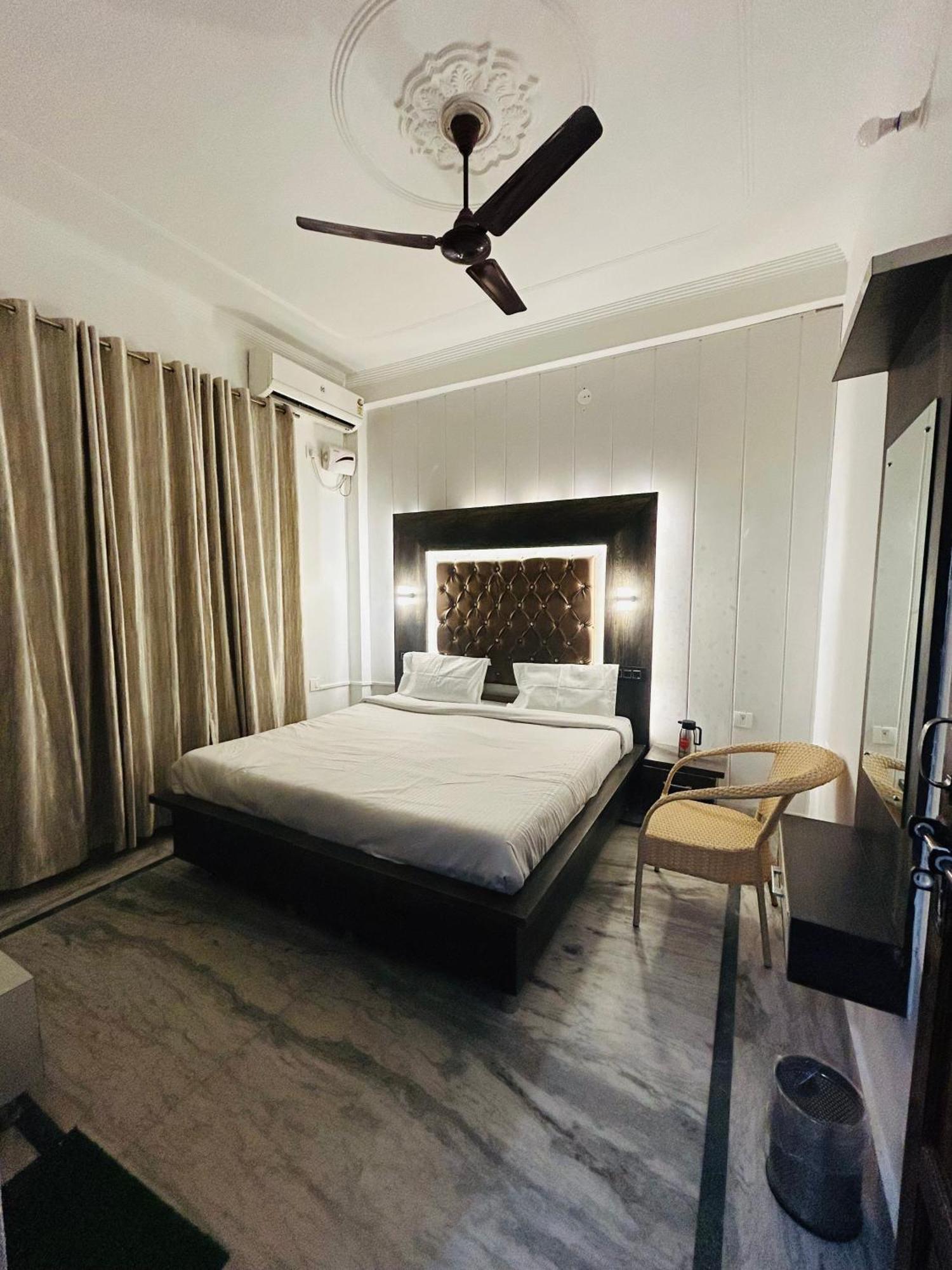 Maa Vaibhav Laxmi Guest House Risikés Kültér fotó
